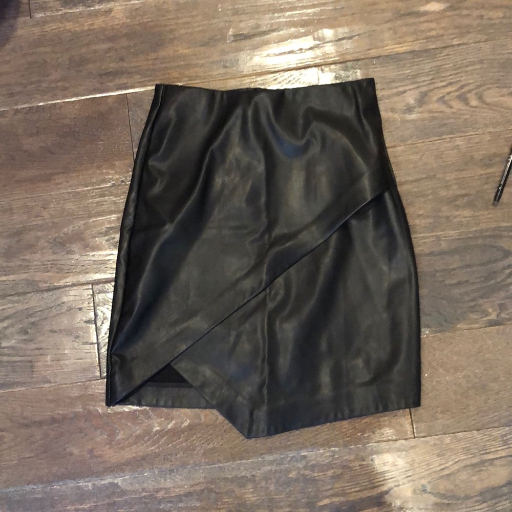 Black leather skirt super stretchy size XS
